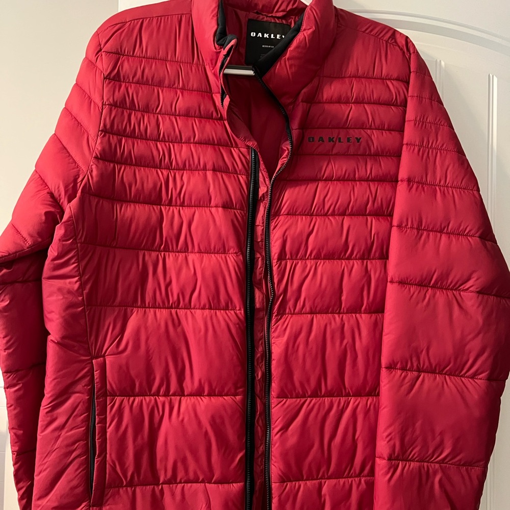 Oakley woman’s puffer jacket. Never worn.